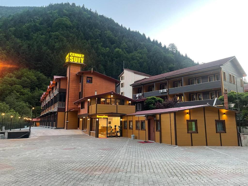 Cennet Suit Otel 우준괼 외부 사진