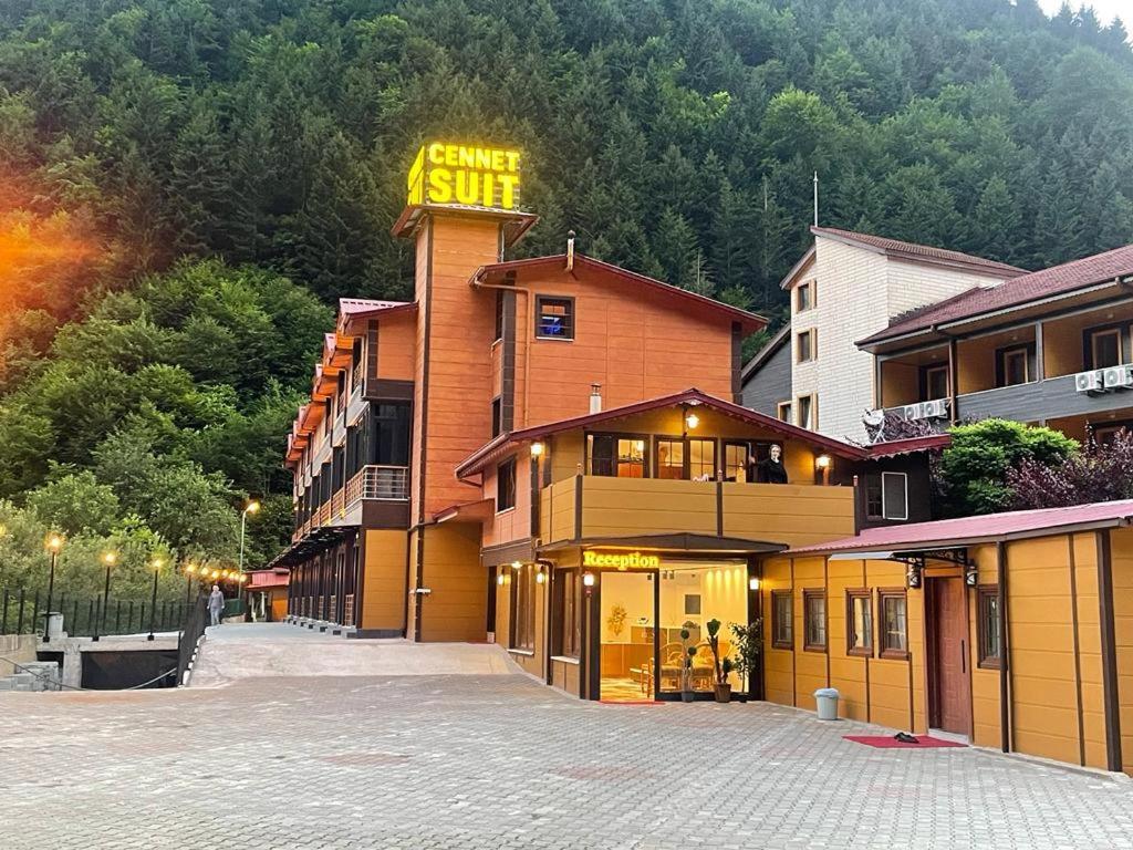Cennet Suit Otel 우준괼 외부 사진