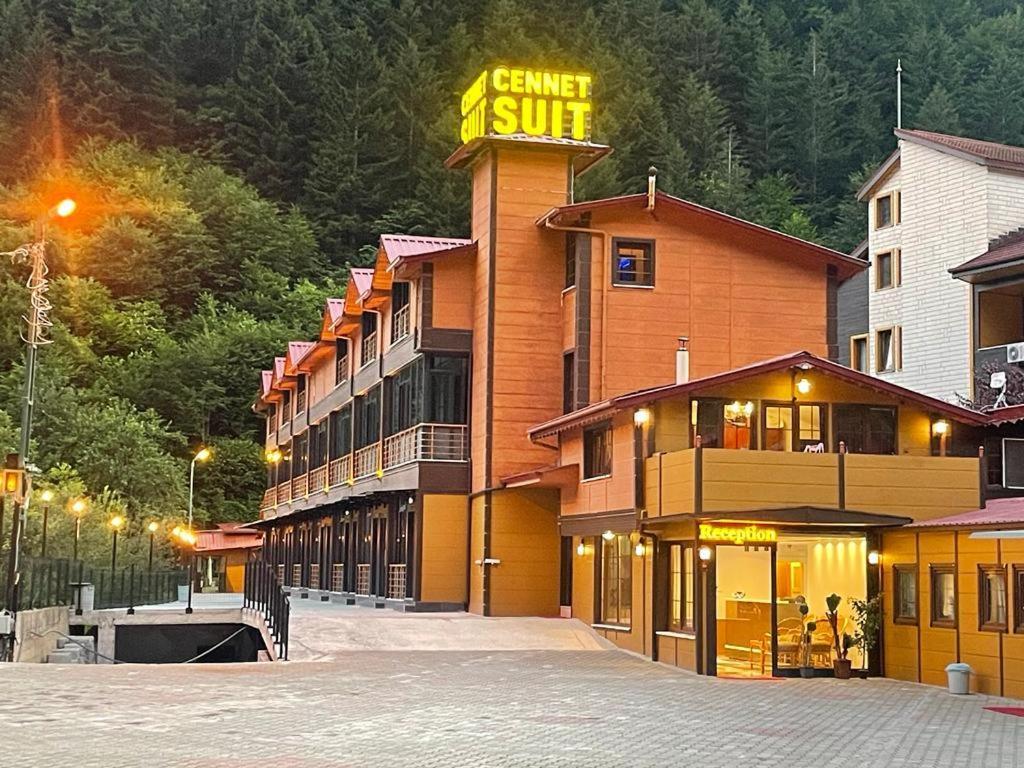 Cennet Suit Otel 우준괼 외부 사진