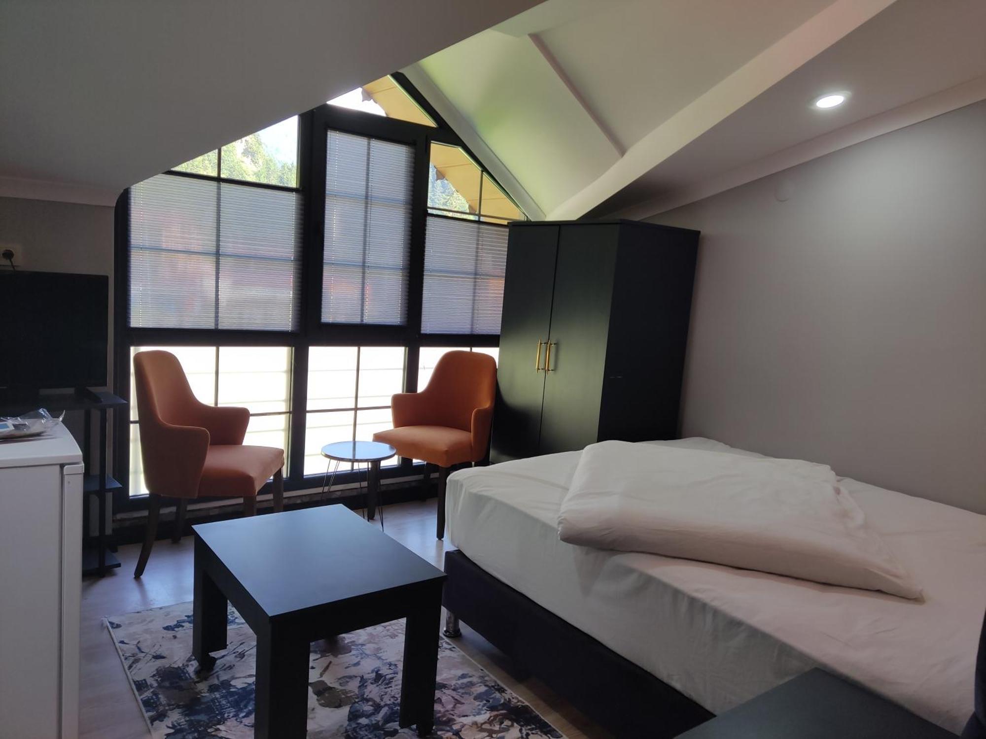 Cennet Suit Otel 우준괼 외부 사진